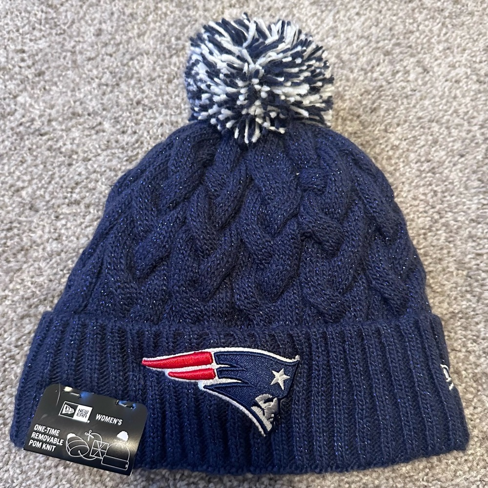 NWT New England Patriots NFL Woman’s Sparkly Pom Beanie